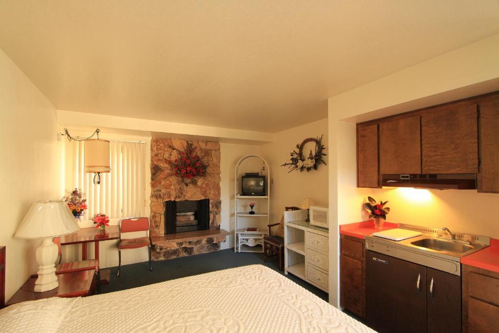 Monterey Fireside Lodge Δωμάτιο φωτογραφία