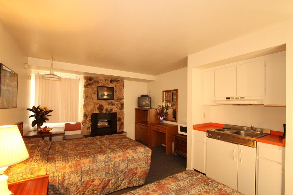Monterey Fireside Lodge Δωμάτιο φωτογραφία