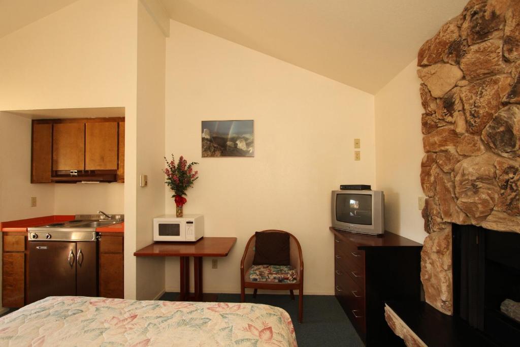 Monterey Fireside Lodge Δωμάτιο φωτογραφία